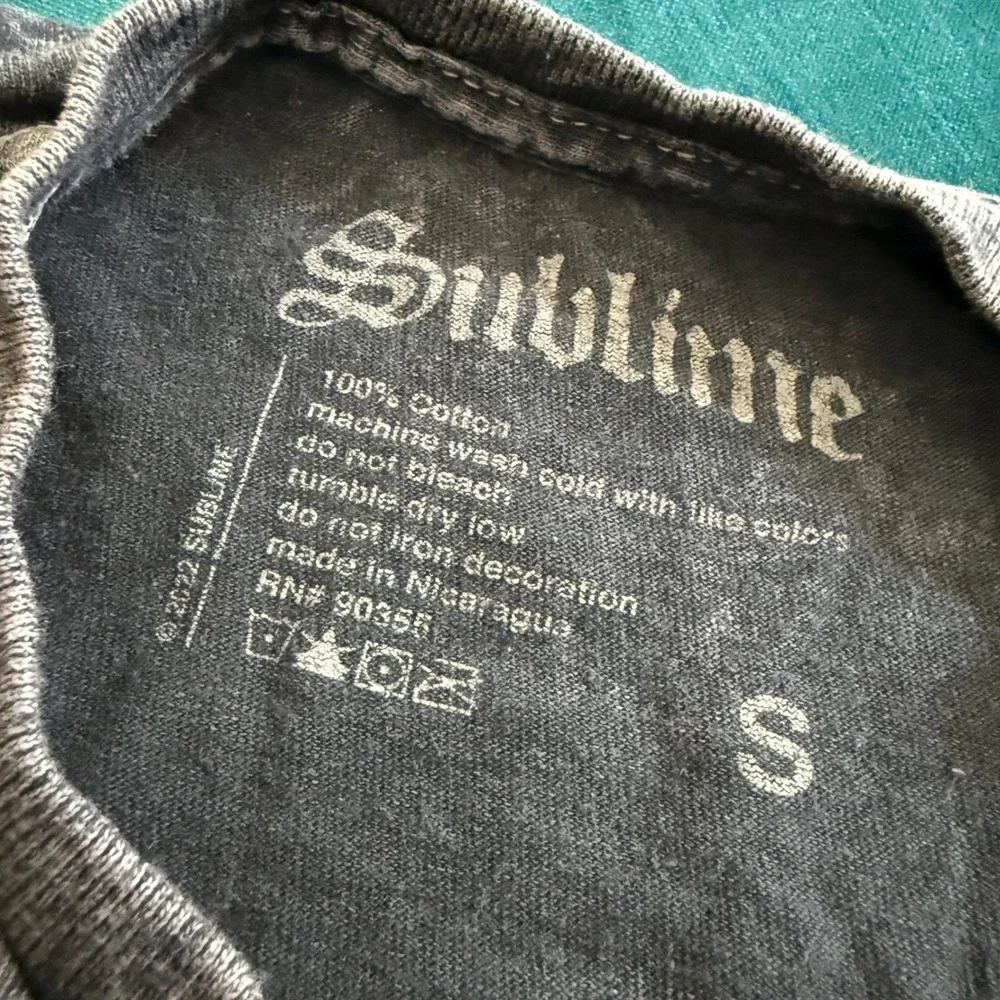 Sublime Graphic Tee Gray Acid Wash Short Sleeve Crew Neck T-Shirt - Picture 4 of 6